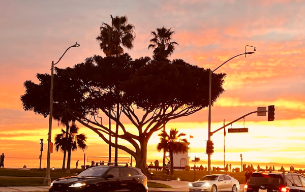 Laguna Beach having the beautiful sunset